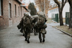 Rezerwiści pójdą do wojska. Zaczęło się wysyłanie wezwań na szkolenia