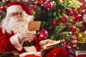 Od lat piszą papierowe listy, a Mikołaj spełnia ich marzenia