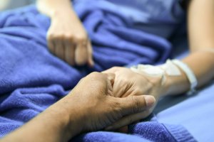 O dobrej śmierci i wsparciu dla rodzin. W Olsztynie medycy dzielą się doświadczeniem