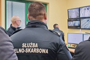 Nowoczesny rentgen na przejściu w Grzechotkach. W kilka minut może prześwietlić naczepę ciężarówki