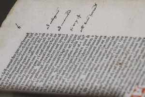 Notatki Kopernika i zegary słoneczne, które są dziełami sztuki. Niezwykła wystawa w Muzeum Warmii i Mazur