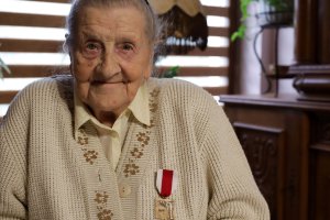 Sanitariuszka Armii Krajowej otrzymała Nagrodę Honorową 