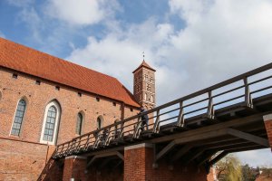 Jest połączeniem historii z nowoczesnością. Otwarto most do zamku biskupów warmińskich