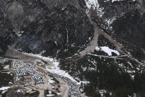 Piotr Żyła na podium PŚ w Planicy!