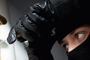 Włamanie do budynku plebanii parafii św. Marcina w Ostródzie