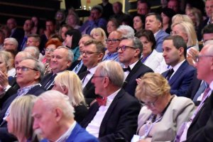 Medycy z siedmiu kontynentów w Olsztynie. Rozpoczął się IV Światowy Zjazd Lekarzy Polskich