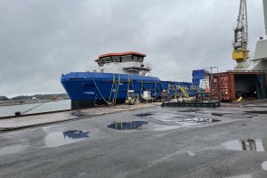 Zwodowano pogłębiarkę do obsługi drogi wodnej przez Mierzeję Wiślaną