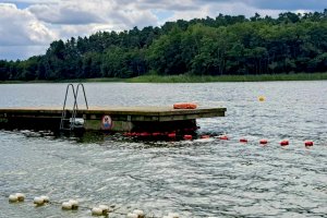 Pamiętają o tragedii nad jeziorem Limajno. Wieczór wspomnień i letnie morsowanie