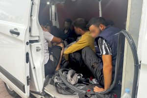 Irańczycy ukryci w busie. Kilkanaście osób znaleziono podczas kontroli drogowej