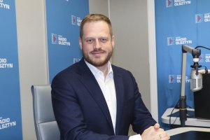 Janusz Cieszyński o laptopach dla uczniów i budowie fabryki Intela w Polsce