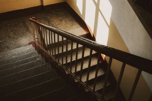 Problemy zamiast spokoju. Mieszkańcy walczą z uciążliwym sąsiadem