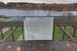 Wiadomo, kto zniszczył taras widokowy i mostek nad jeziorem