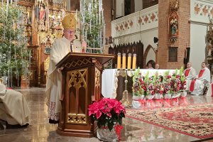 Arcybiskup Józef Górzyński przewodniczył uroczystej pasterce