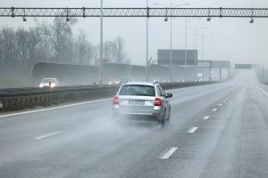 IMGW ostrzega przed oblodzeniem dróg w nocy