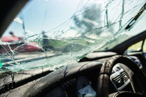 Minister Klimczak: należy zmienić przepisy, by poprawić bezpieczeństwo na drogach