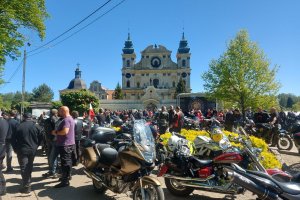 Setki motocyklistów w Krośnie. 