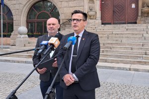 Radni PiS sprzeciwiają się felietonowi MOK. Prezydent odpowiada