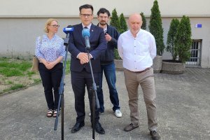 Politycy PiS podsumowali zbiórkę podpisów pod obywatelskim projektem ustawy