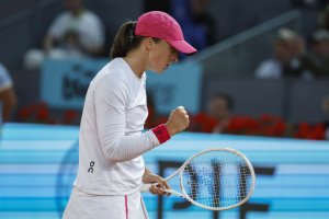 Finał WTA w Madrycie. Iga Świątek wygrała z Sabalenką