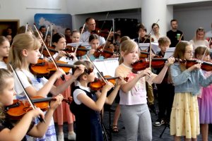 Muzyczny protest w starostwie. Czy inwestycja w Wadągu jest zagrożona?