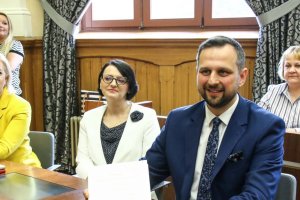 Prezydent Olsztyna z absolutorium i wotum zaufania