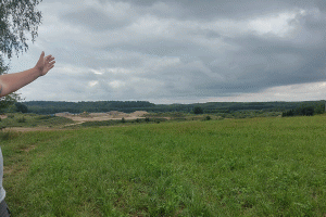 Skażenie środowiska w Kochanówce. Mieszkańcy wskazują winnego