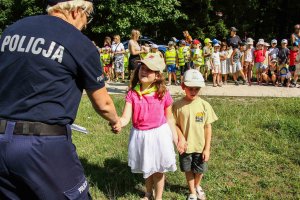 Przedszkolaki poznawały pracę mundurowych. 