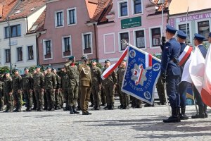 Żołnierze 16. Brygady Zmotoryzowanej w pierwszym oficjalnym wystąpieniu