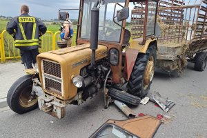 Auto uderzyło w traktor. Trwa społeczna akcja poszukiwania sprawcy wypadku