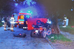 Quad uderzył w drzewo. Zginęła 23-letnia kobieta