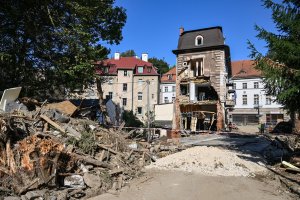 Zielone szkoły dla dzieci z Lądka Zdroju. Licealiści przyjadą do Mikołajek