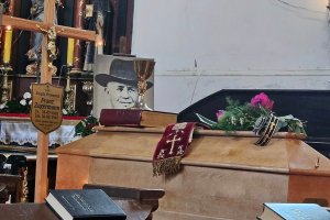 Pogrzeb księdza zamordowanego przez Sowietów. Jego szczątki odnalazł IPN