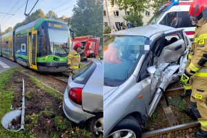 Zderzenie tramwaju z autem osobowym w Elblągu. Jedna osoba ranna