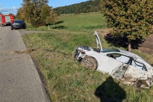 Spowodował wypadek i uciekł przed policją. Był kompletnie pijany