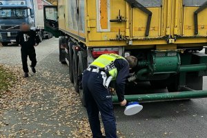 Posypały się mandaty. Policjanci skontrolowali kierowców ciężarówek