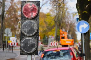 Zmiana organizacji ruchu w Ełku. Na skrzyżowaniu stanęła tymczasowa sygnalizacja