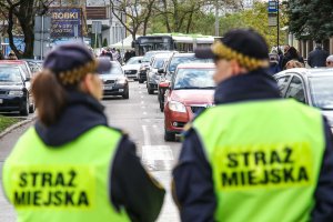 Zmiany przy cmentarzach w miastach regionu. Dodatkowe autobusy i nowa organizacja ruchu