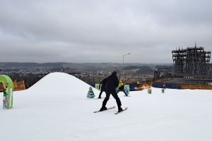 Ostatnie dni ferii zimowych na Kurzej Górze. Atrakcji dla narciarzy nie brakuje