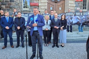 Polityczna burza o migrantów. Sejmik odrzuca stanowisko PiS