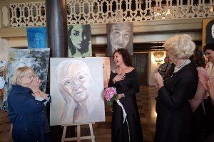 Prawda na płótnie. „Kobiece Oblicza” oczami Aleksandry Korzeniowskiej