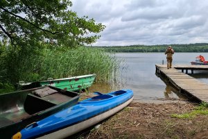 Zaginięcie na Jeziorze Małszewskim. Nurkowie szukają trzech zaginionych