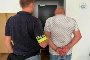 Policja rozbiła gang sprzedający unijną żywność dla potrzebujących