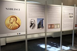 Frombork. Wozownia Sztuki zaprasza na wystawy o wielkich odkrywcach i noblistach