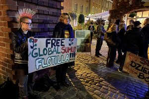 Olsztyn solidarny z Globalną Flotyllą Sumud. Demonstracja przy Wysokiej Bramie