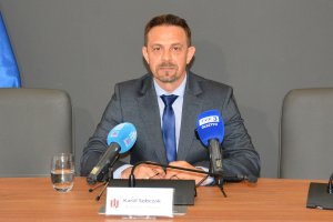 Sąd uchylił zakaz pełnienia funkcji przez burmistrza Olecka