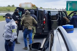 Kradli i handlowali narkotykami. Zostali zaskoczeni przez służby