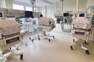 Trojaczki w olsztyńskim szpitalu. Mama i chłopcy czują się dobrze