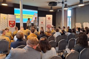 Młodzi marzą o wyjeździe, a region o ich powrocie. Forum Młodzieży szuka rozwiązań