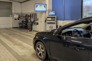 Sobota z darmową kontrolą oświetlenia pojazdów. Policja: to tańsze niż mandat