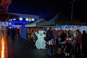Świąteczna atmosfera w Suszu. Jarmark Bożonarodzeniowy przyciągnął tłumy